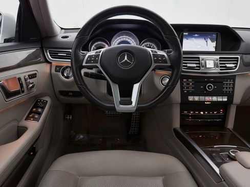 Used 2016 Mercedes-Benz E 350 4MATIC Sedan w/ Premium Package image 29