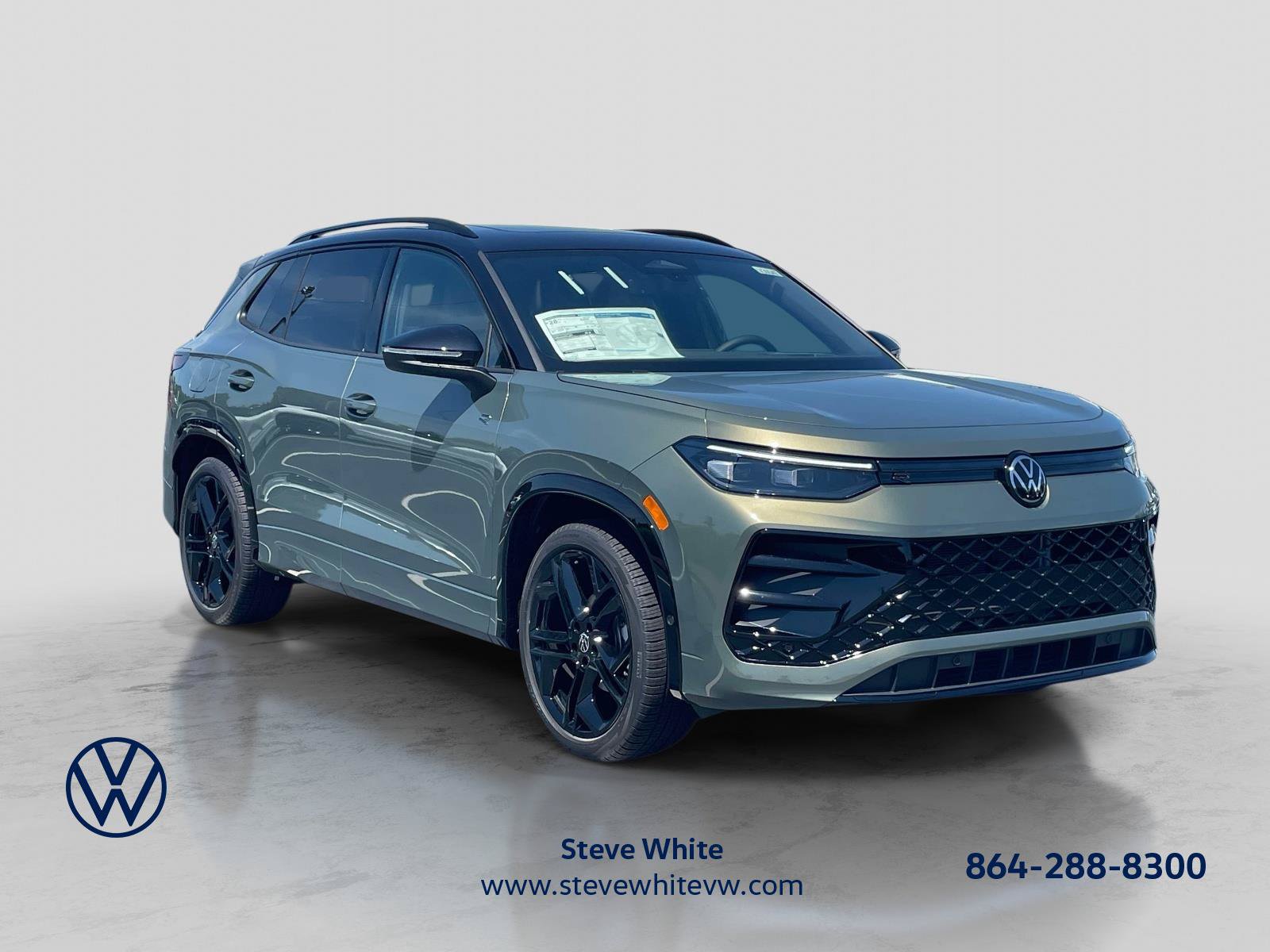 New 2026 Volkswagen Tiguan SE R-Line FWD image 1