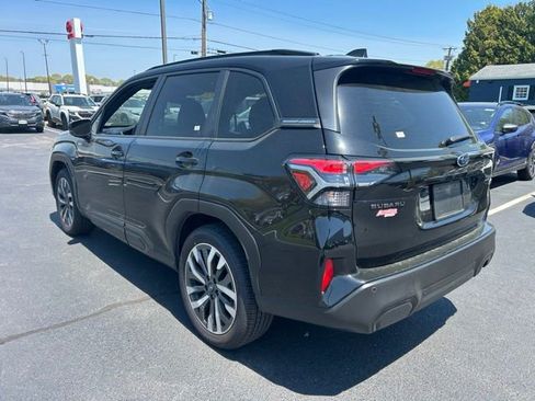 Used 2025 Subaru Forester Touring AWD/4WD image 7