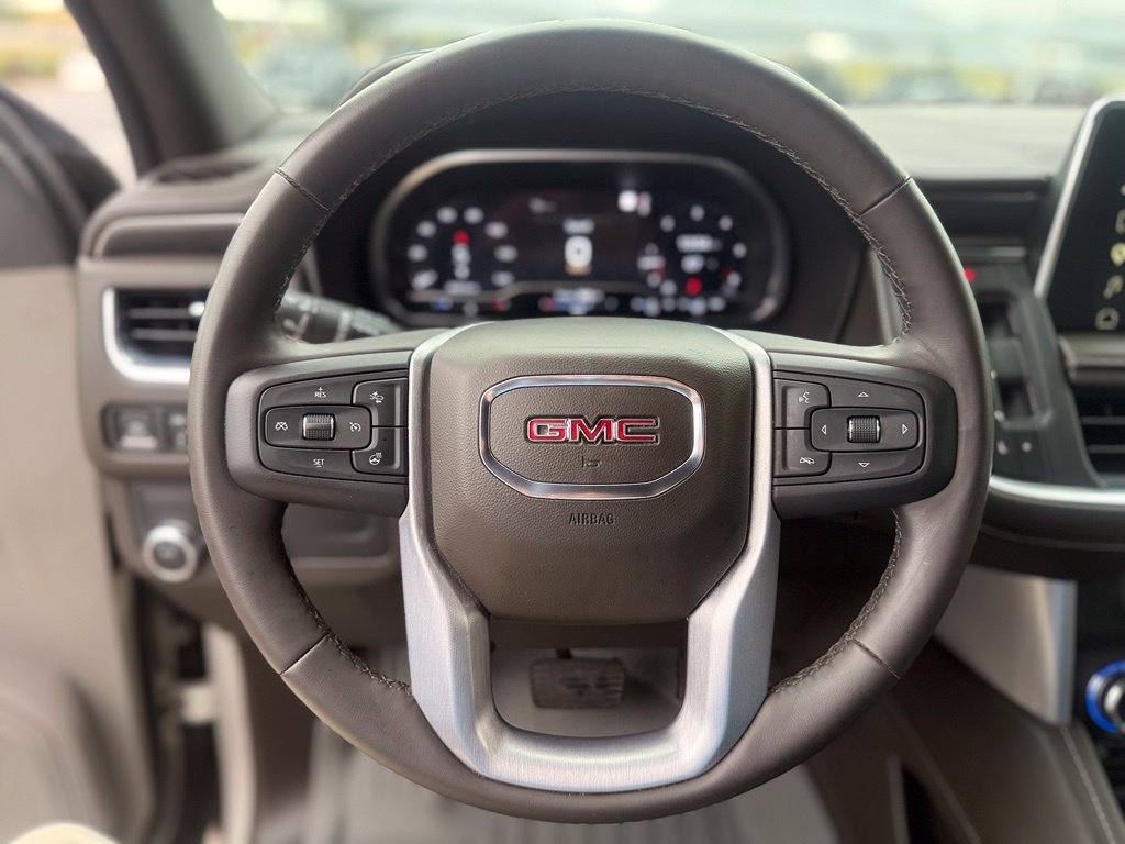 Used 2023 GMC Yukon XL SLT w/ SLT Luxury Package RWD image 9