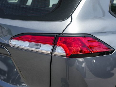 Used 2025 Toyota Corolla Cross L FWD image 11