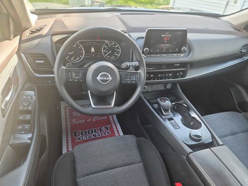Used 2023 Nissan Rogue SV AWD/4WD image 7
