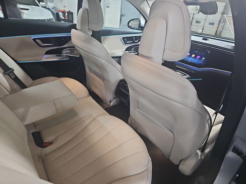 New 2026 Mercedes-Benz E 350 4MATIC Sedan image 11