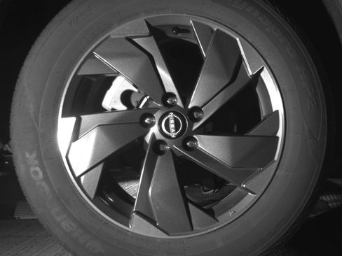 Used 2025 Nissan Rogue SV image 15