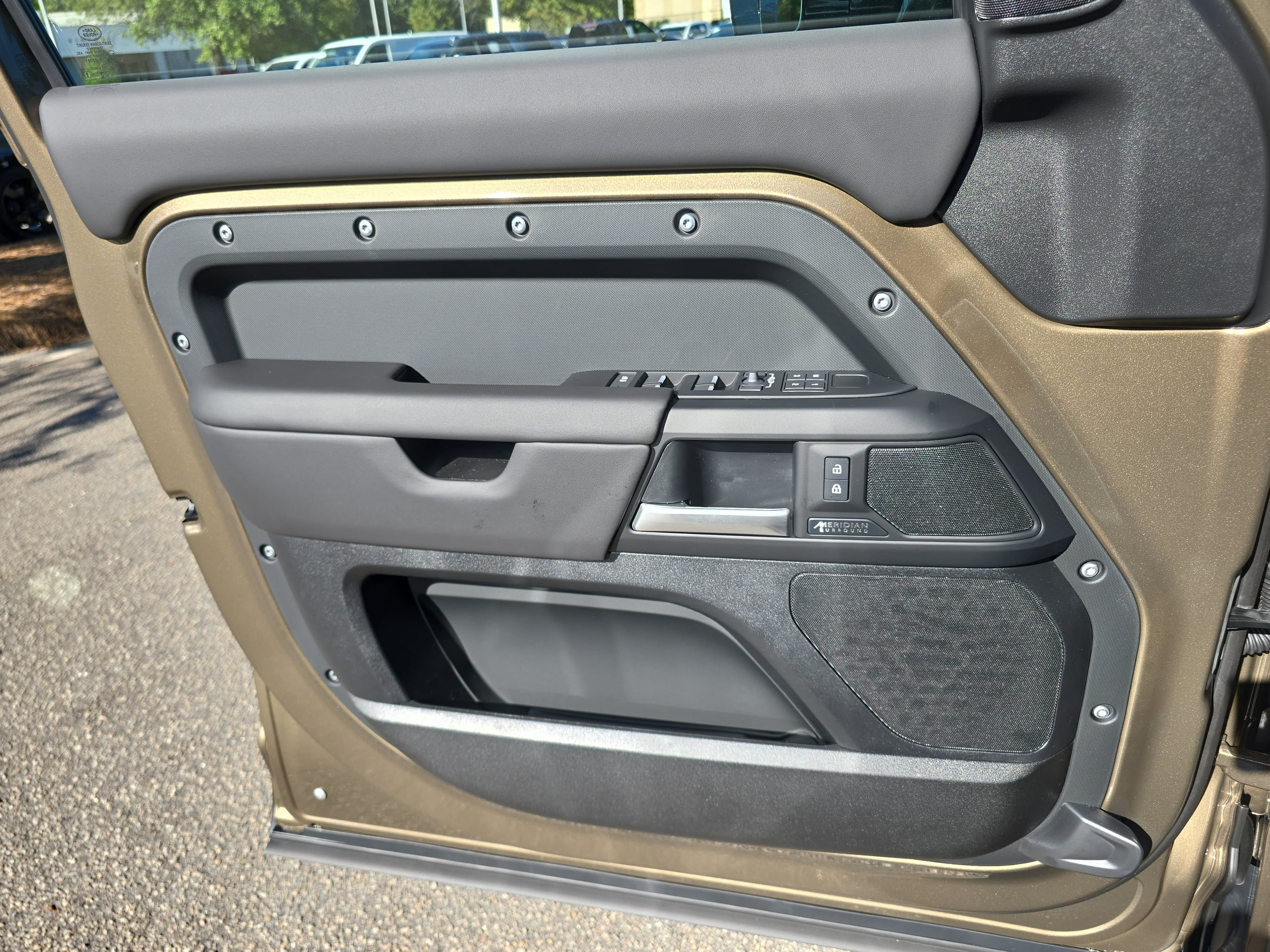 New 2026 Land Rover Defender 110 X-Dynamic SE AWD/4WD image 26