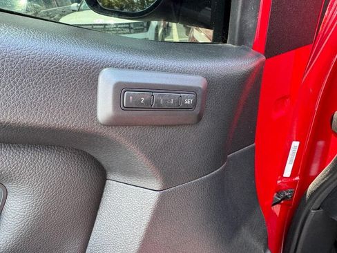 Used 2023 Nissan Titan PRO-4X w/ Pro-4x Convenience Package AWD/4WD image 16