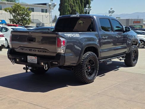 Used 2020 Toyota Tacoma TRD Off-Road w/ Technology Package AWD/4WD image 12