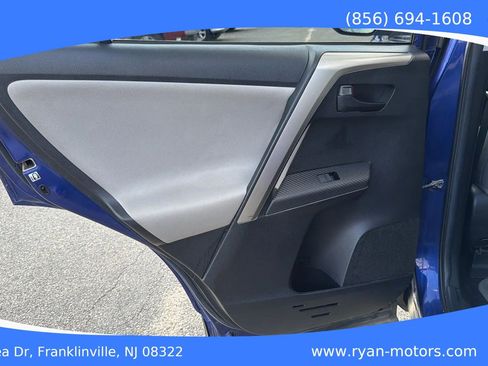 Used 2015 Toyota RAV4 LE AWD/4WD image 23