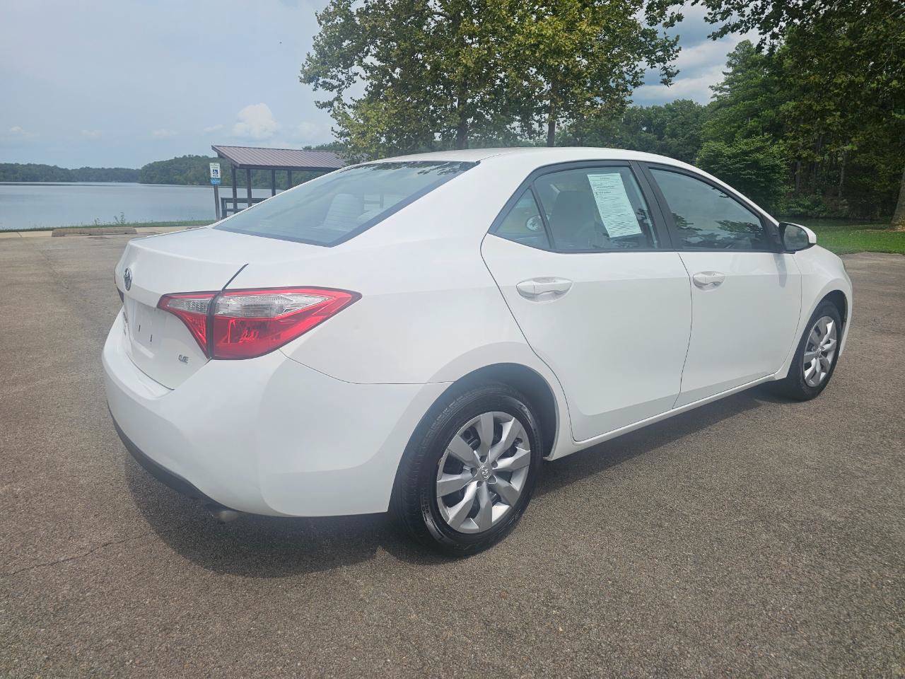 Used 2015 Toyota Corolla LE FWD image 5