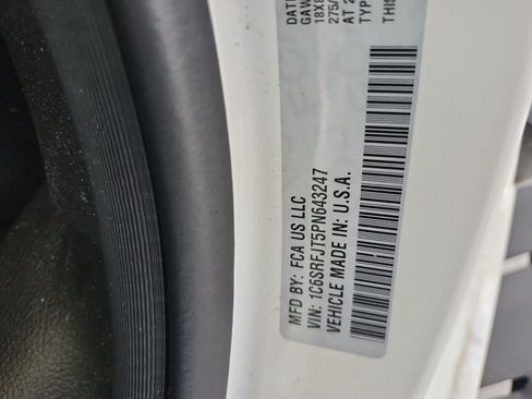 Used 2023 RAM 1500 Laramie AWD/4WD image 24