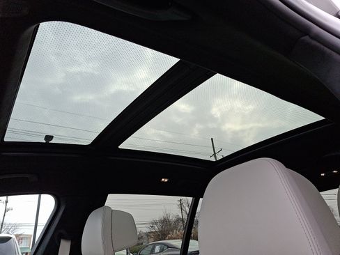 Used 2021 BMW X7 M50i w/ Dynamic Handling Package image 21