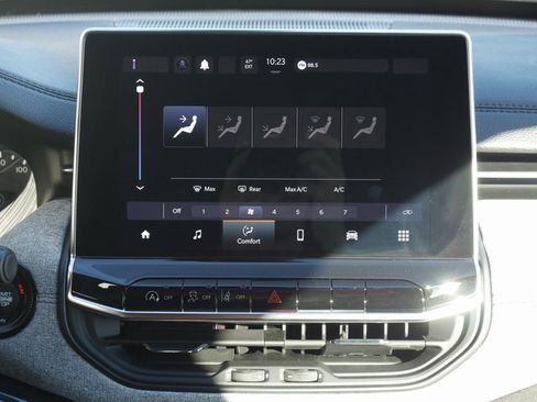 Used 2024 Jeep Compass Latitude w/ Sun and Sound Group image 20