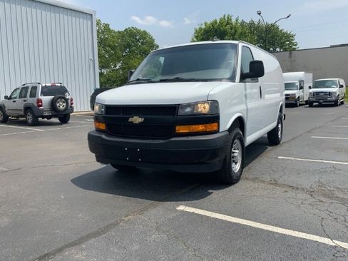 Used 2020 Chevrolet Express 2500 image 35