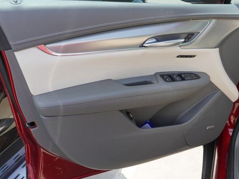 Used 2025 Cadillac XT5 Premium Luxury FWD image 15