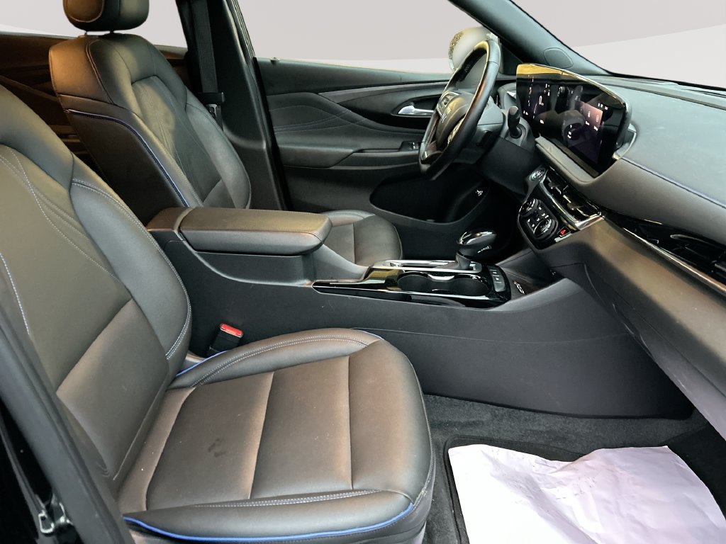 Used 2025 Buick Envista Sport Touring w/ Convenience I Package FWD image 27