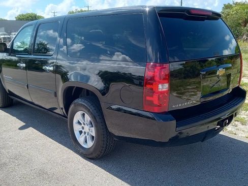 Used 2007 Chevrolet Suburban LTZ w/ LTZ Preferred Equipment Group image 8