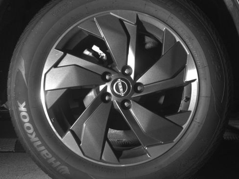 Used 2025 Nissan Rogue SV AWD/4WD image 15