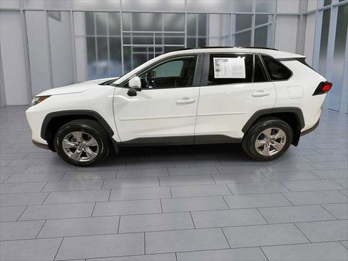 Certified 2022 Toyota RAV4 XLE image 5