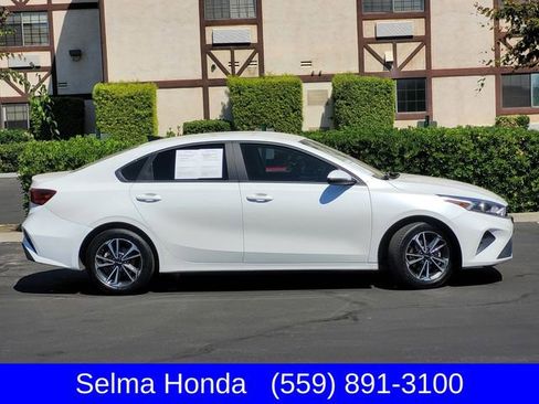 Used 2024 Kia Forte LXS w/ LXS Technology Package FWD image 4