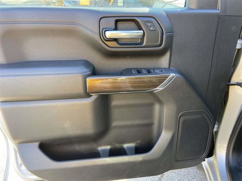 Used 2021 Chevrolet Silverado 1500 LT Trail Boss w/ LPO, Dark Essentials Package image 11