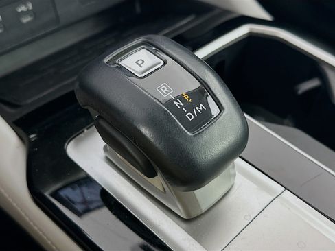 Used 2025 Mitsubishi Outlander SEL AWD/4WD image 25