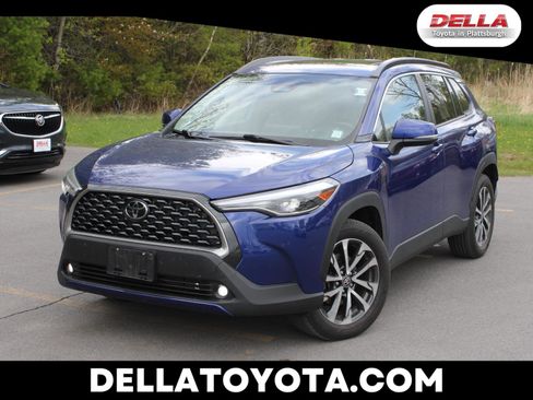 Used 2023 Toyota Corolla Cross XLE w/ Convenience Package AWD/4WD image 1