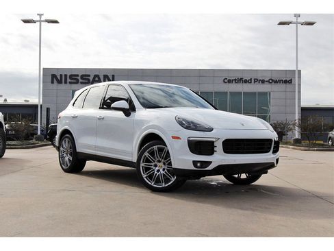 Used 2017 Porsche Cayenne Platinum Edition image 1