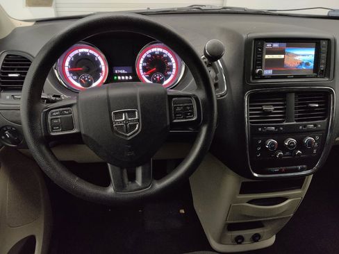 Used 2020 Dodge Grand Caravan SE w/ UConnect Hands-Free Group FWD image 22