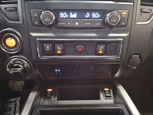 Used 2023 Nissan Titan SV w/ SV Convenience Package image 21