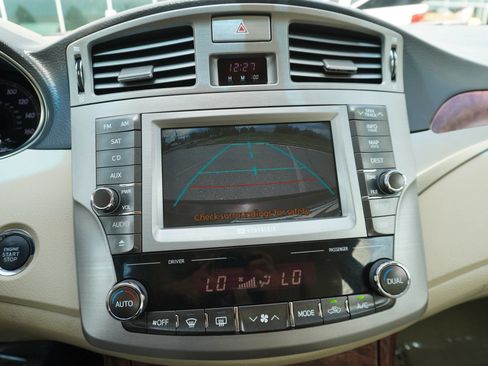 Used 2012 Toyota Avalon Limited FWD image 21