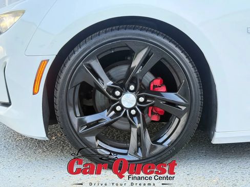 Used 2020 Chevrolet Camaro LT RWD image 18