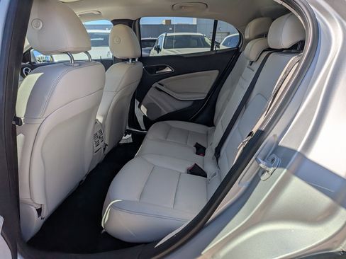 Used 2015 Mercedes-Benz GLA 250 4MATIC image 27