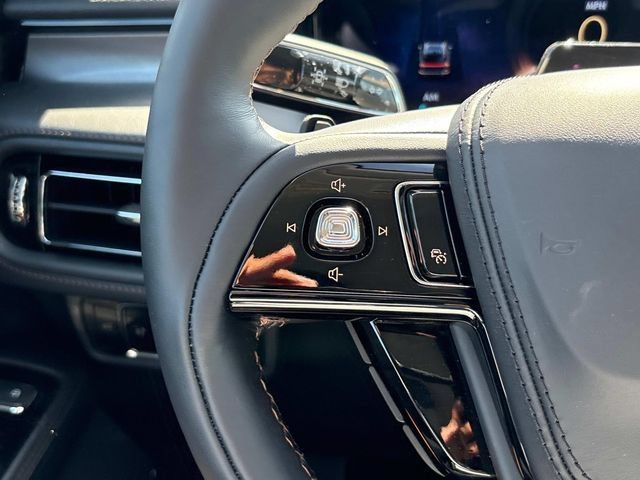 New 2025 Lincoln Aviator AWD w/ Equipment Group 101A image 27