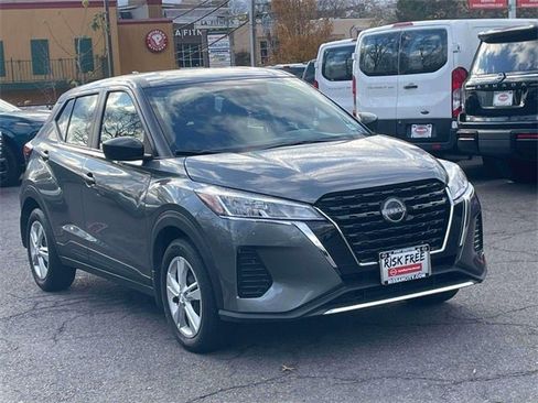 Certified 2025 Nissan Kicks Play S image 33