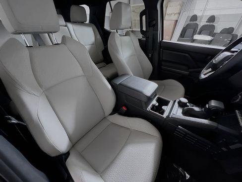 Used 2025 Toyota 4Runner SR5 image 31