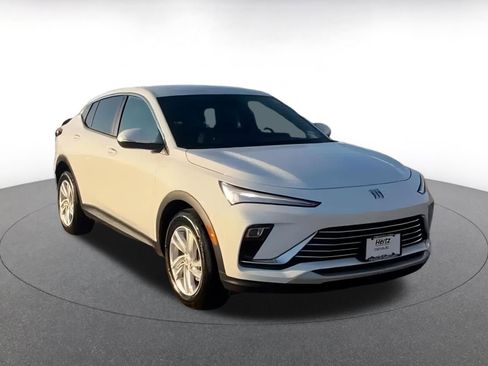 Used 2025 Buick Envista Preferred image 3