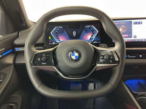 Certified 2025 BMW 530i w/ Premium Package RWD image 17