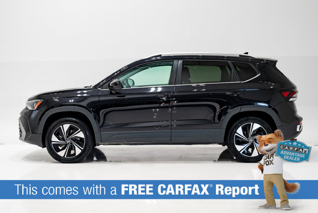 Used 2025 Volkswagen Taos SE AWD/4WD image 2