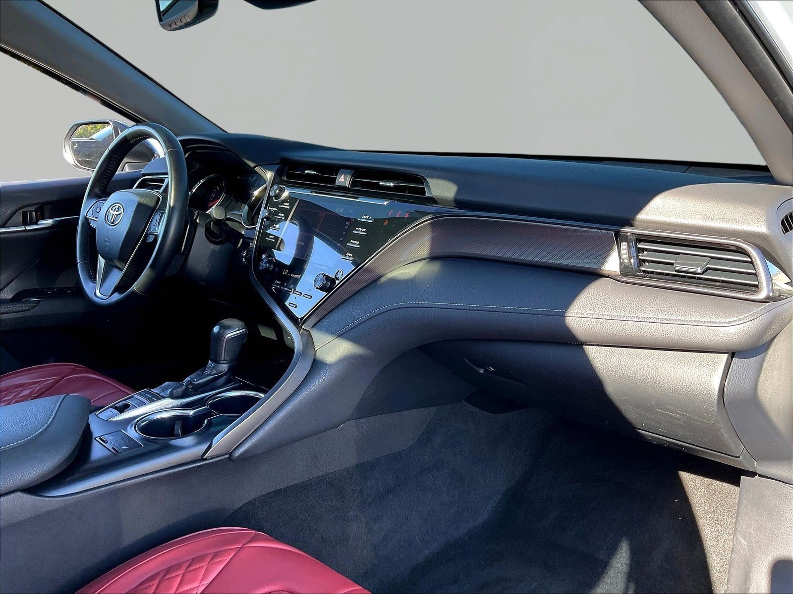 Used 2019 Toyota Camry XSE FWD image 26