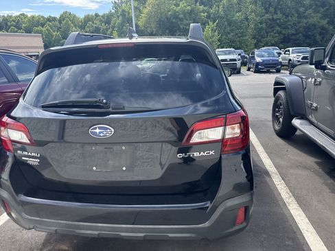 Used 2019 Subaru Outback 2.5i Premium AWD/4WD image 8