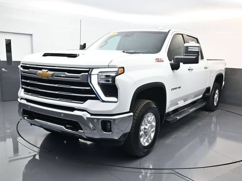 Used 2024 Chevrolet Silverado 2500 LTZ w/ LTZ Convenience Package AWD/4WD image 1