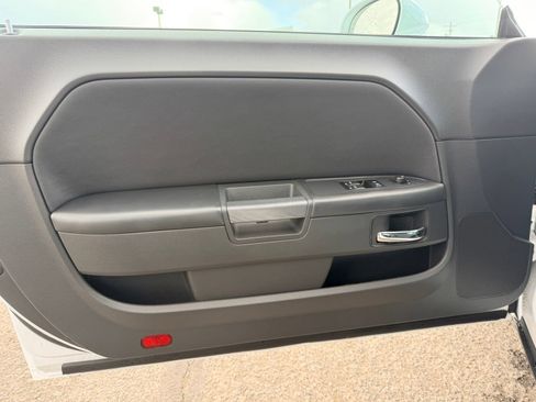 Used 2014 Dodge Challenger R/T RWD image 12