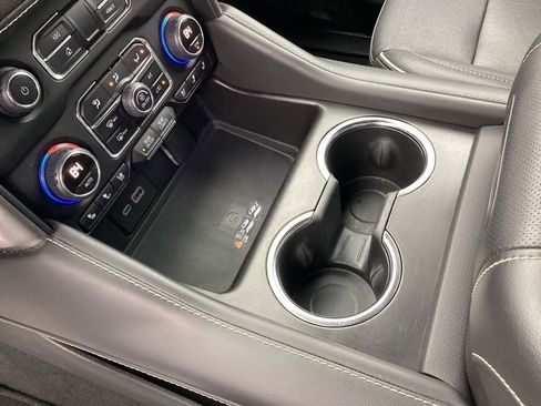 Used 2023 Chevrolet Suburban Premier image 37