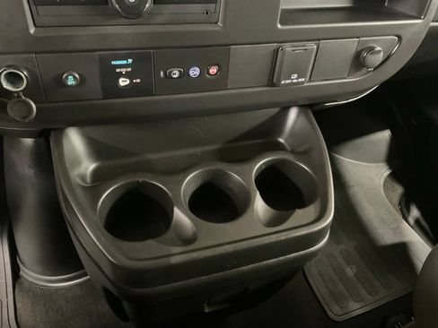 Used 2025 Chevrolet Express 3500 LS RWD image 16