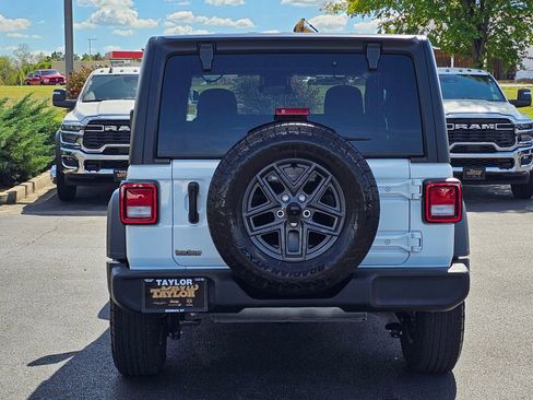 Used 2024 Jeep Wrangler Sport S image 7