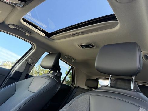 Used 2024 Kia Niro EX Touring image 24