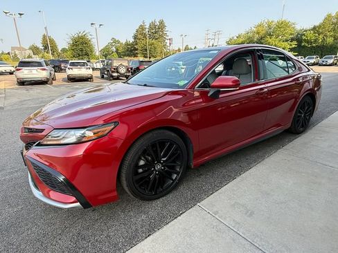 Used 2022 Toyota Camry XSE AWD/4WD image 3