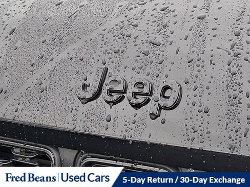 Used 2025 Jeep Grand Cherokee Altitude image 33