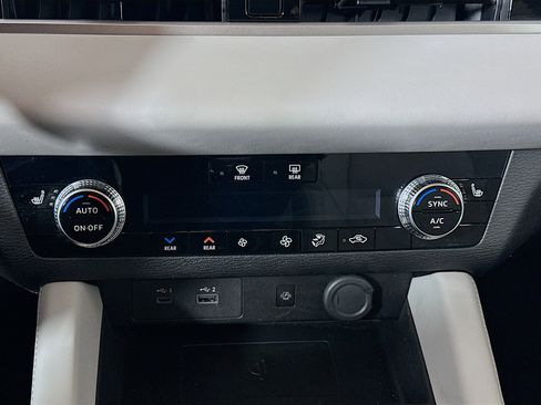 Used 2024 Mitsubishi Outlander SEL image 23