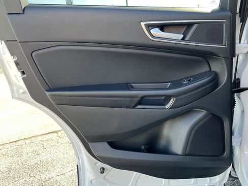 Used 2023 Ford Edge SEL image 15